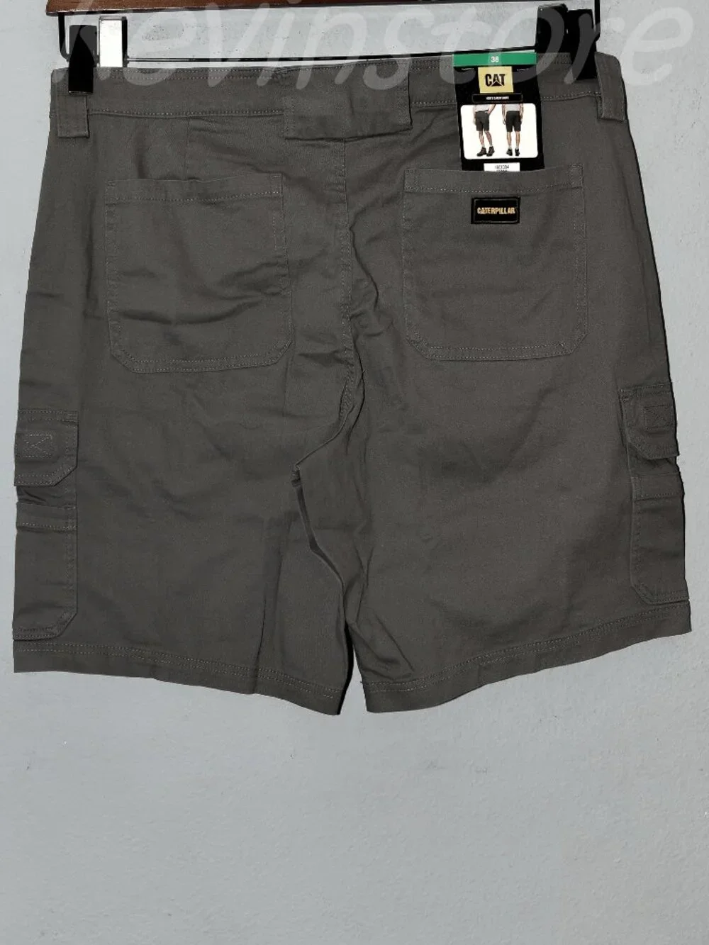 3 PAIRS CAT ( CATERPILLAR)  Men's Cargo ShortS. Price is for 3 .